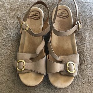 size 39 dansko sandal